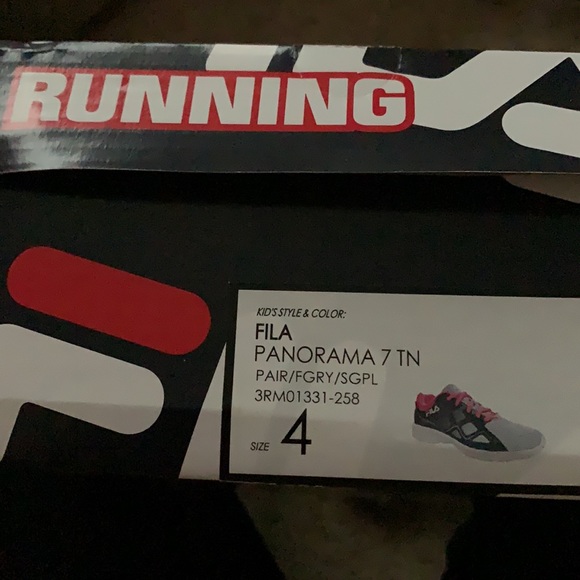 Fila 🌟Host Pick🌟 NWT size 4 youth running- pink/gray - Picture 6 of 6